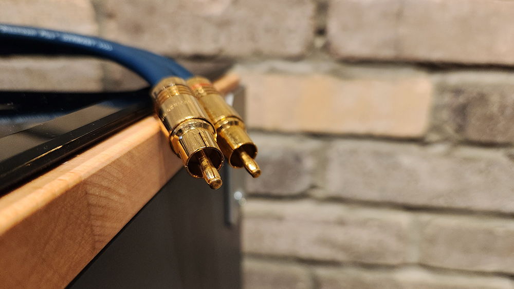 Clearaudio Ovation w/ 9" Premium Universal Tonearm and ... 11