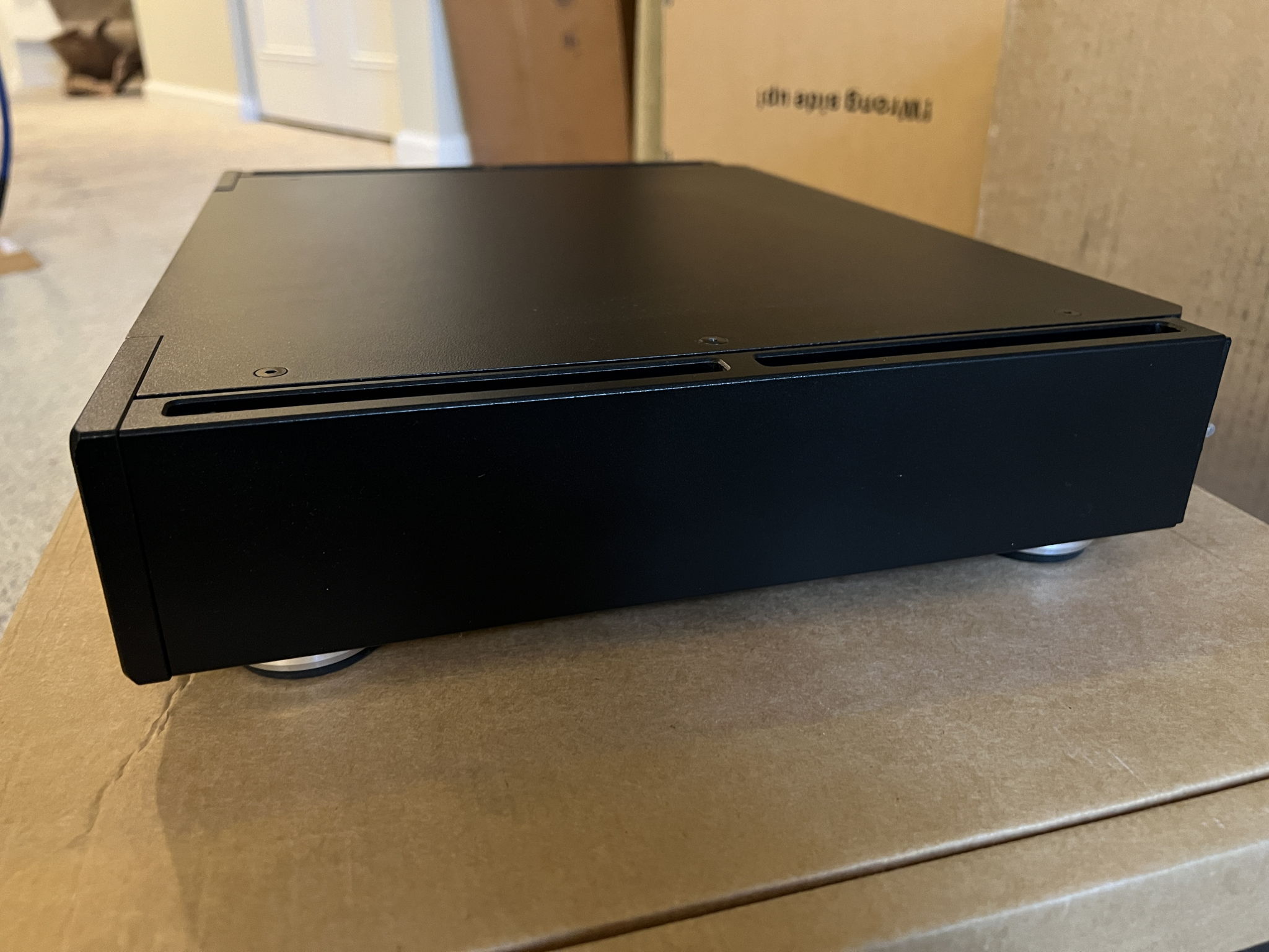 Rega Elicit-R Integrated Amp 10