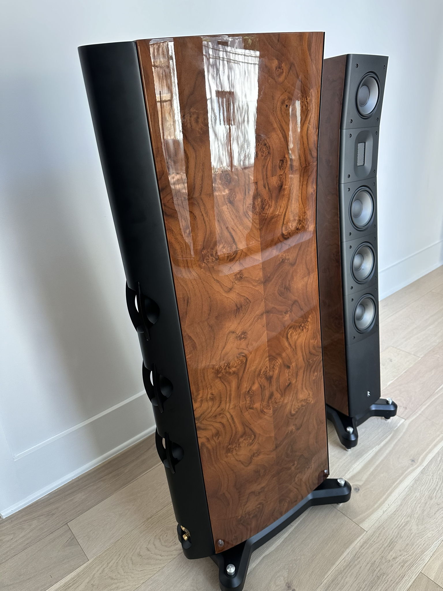 Raidho TD3.2 Speakers in Walnut Burl - Excellent (see p...