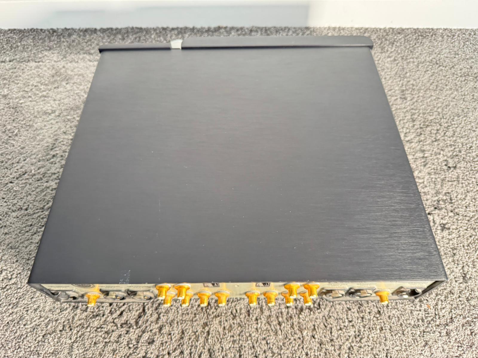 Mark Levinson No.38 pre amplifier 8