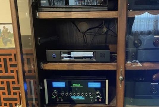 Aurender N10 Music Server/Streamer w/ 2500 albums on HD 3