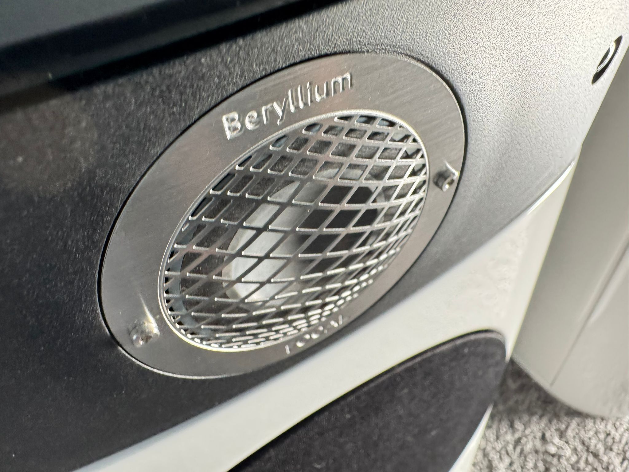 Focal Sopra 1 speakers in white from 2024 10