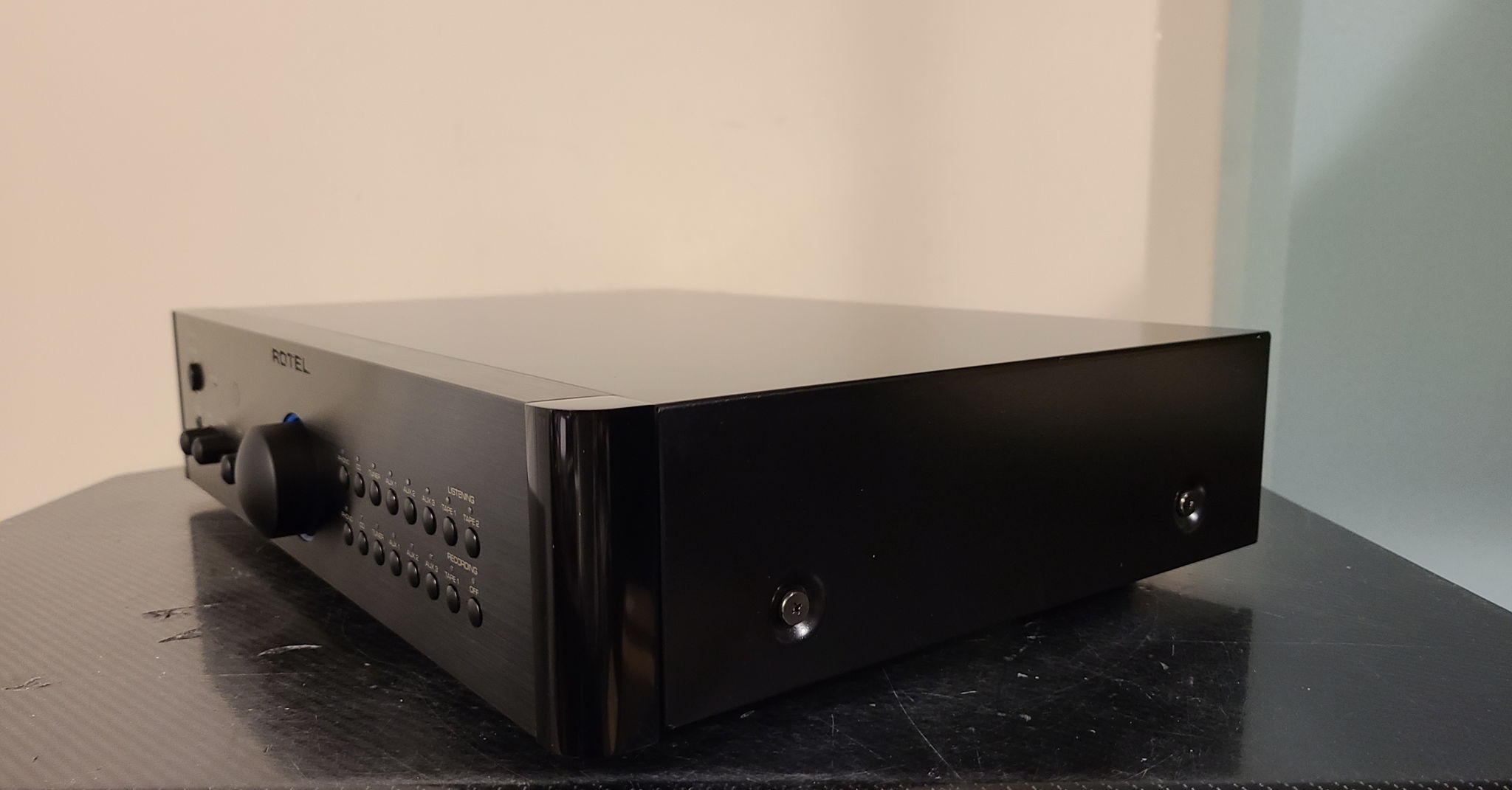 Rotel RC-1580 Stereo Preamplifier 3