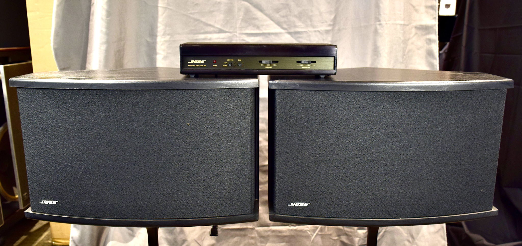 Bose 901 Series VI - Includes Stands and EQ Box - Local...