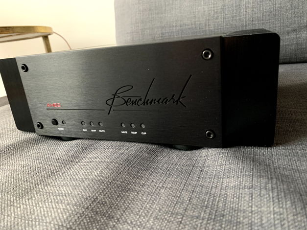 Benchmark AHB2 stereo amplifier
