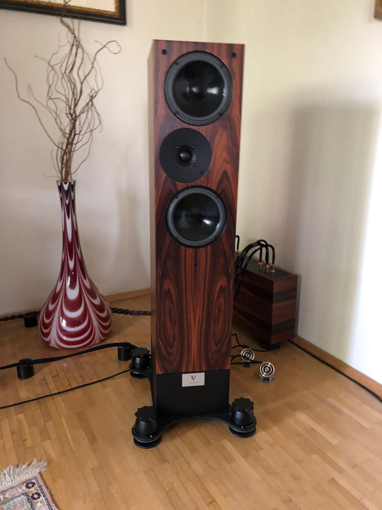 Speaker with platform