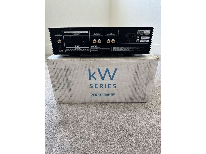 Musical Fidelity KW DM25 CD Transport and DAC DUAL Chassis Combo