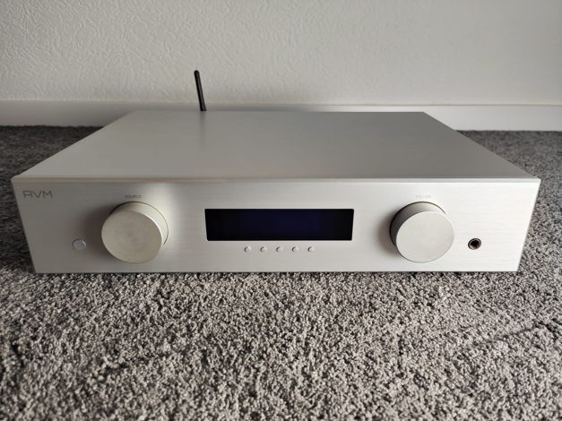 AVM Audio Evolution SD3.2 Pre Amplifier with Streamer i...