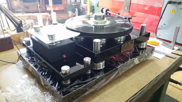 SAM (Small Audio Manufacture) Antares Turntable with to...