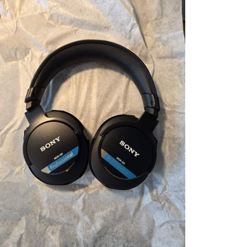 Sony MDR-M1