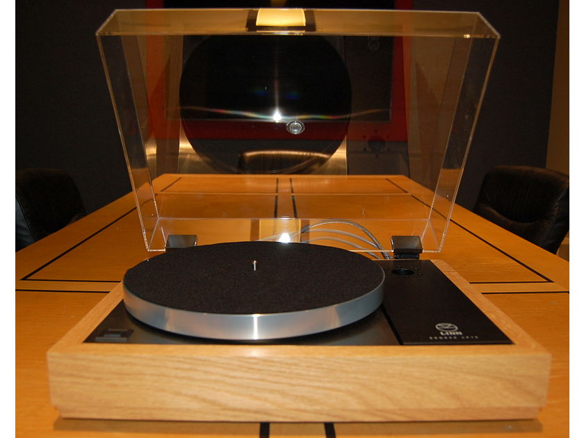 Linn LP12 with Radikal Power supply--without tonearm