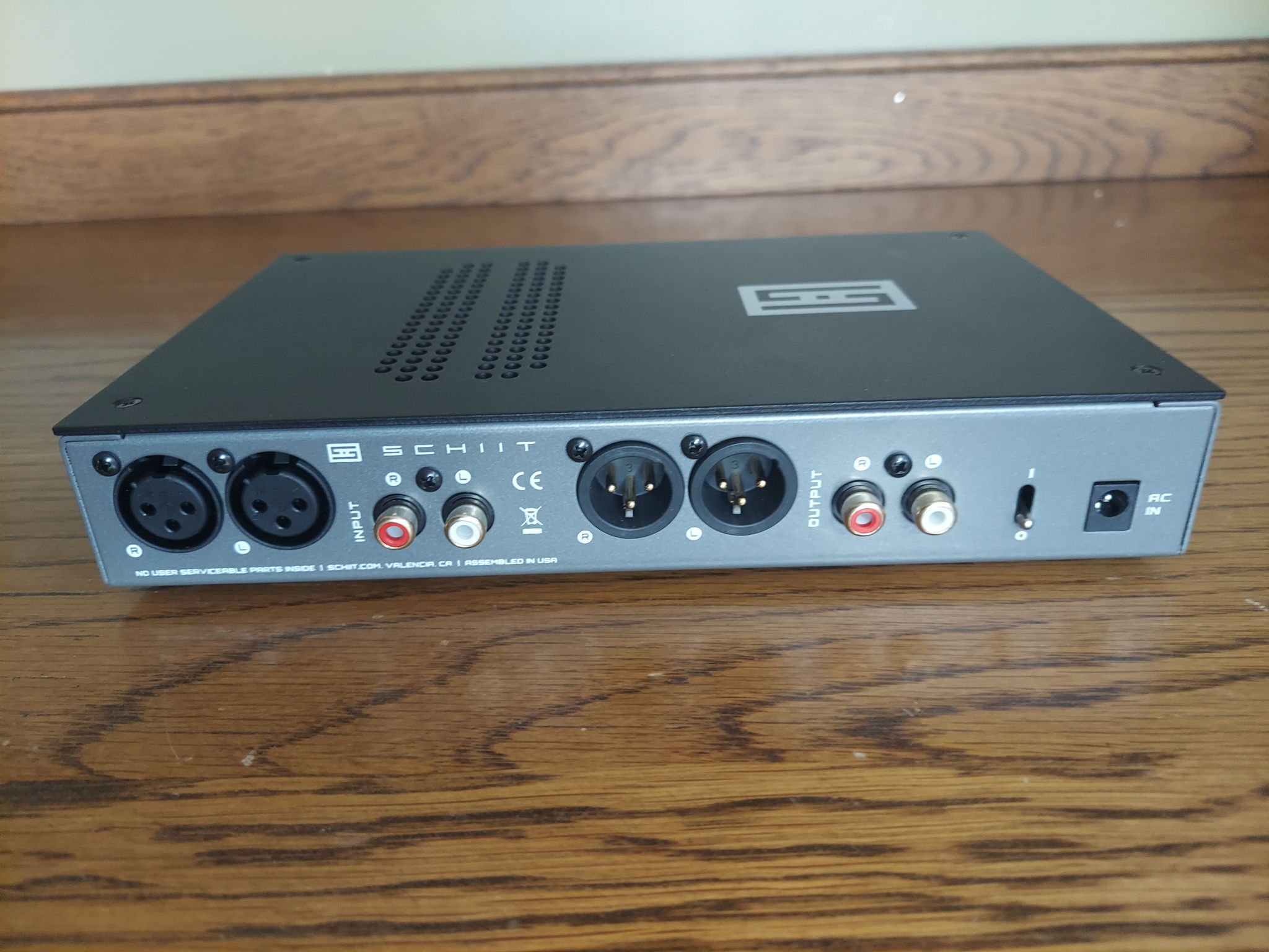 Schiit Audio Magnius Balanced Headphone Amp / Preamp 2