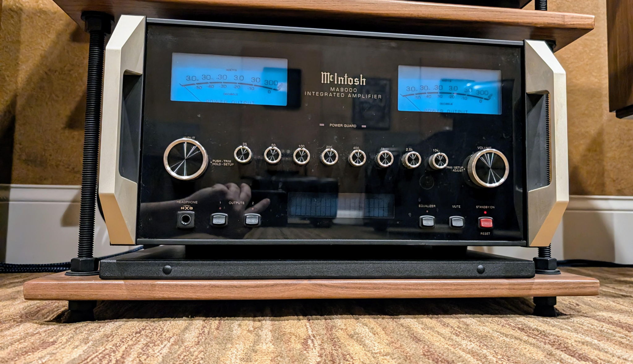 McIntosh MA9000 Integrated Amp (Black)