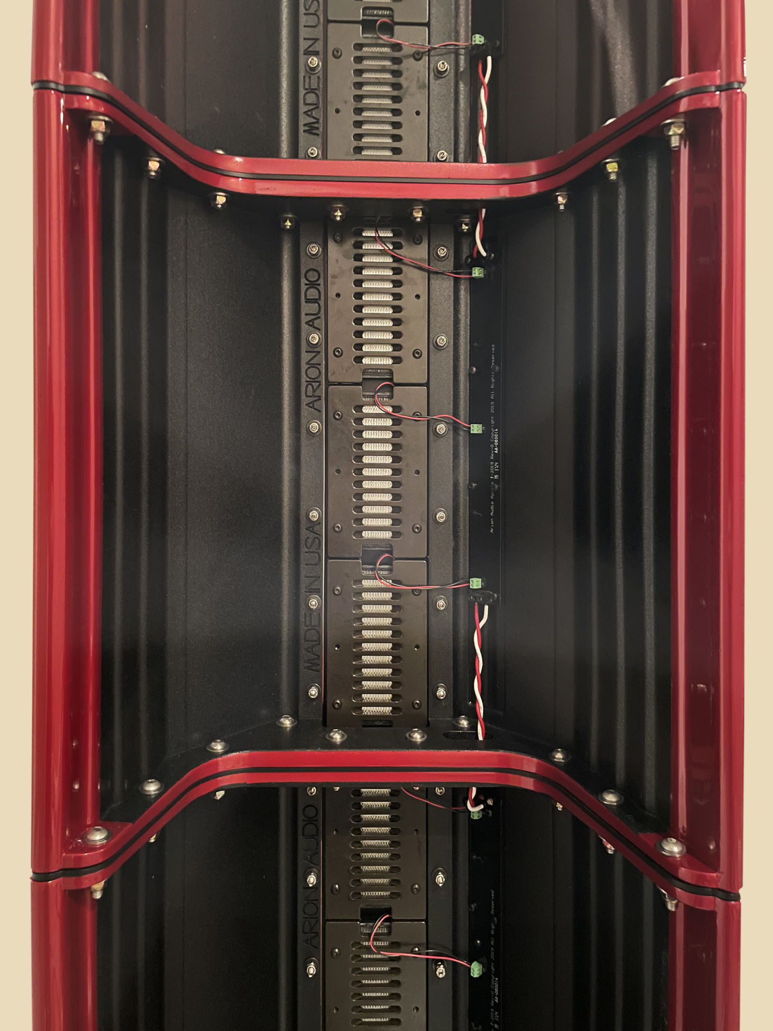 This Gen-2 Apollo 12 Speaker system finished in a luxur... 5