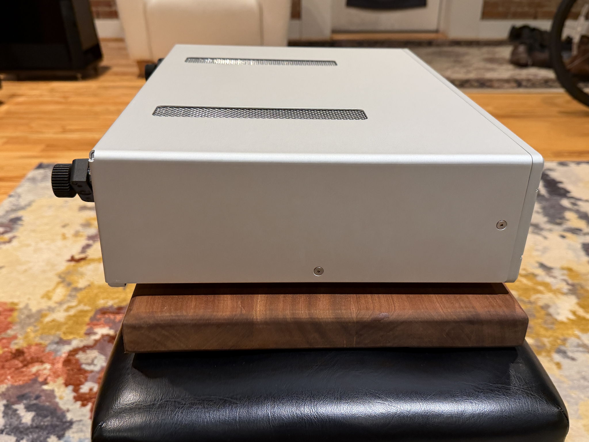 Ayre Acoustics VX-8 Amplifier SILVER NEW 2