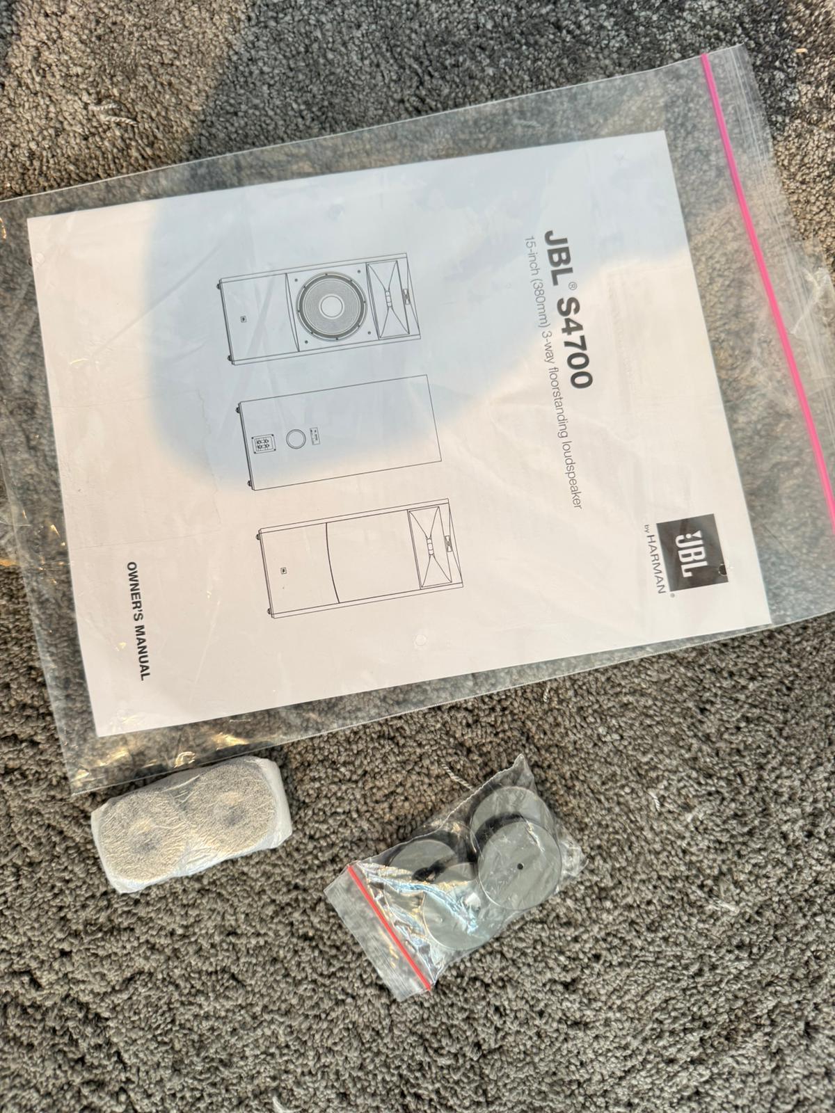 JBL S4700 speakers in black gloss from summer 2025 15