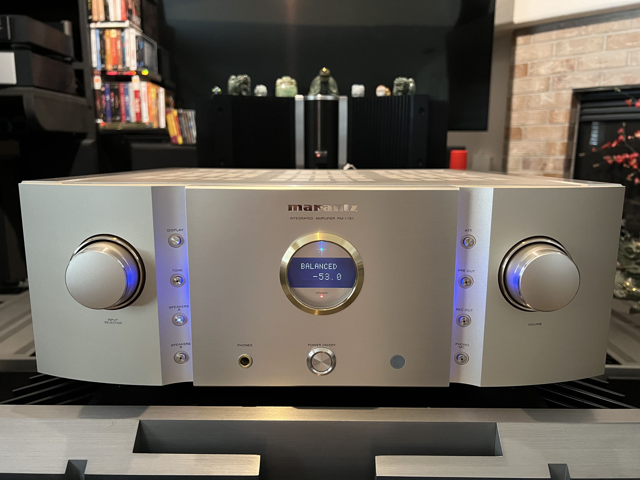 Marantz PM-11s1 ( integrated amplifier )