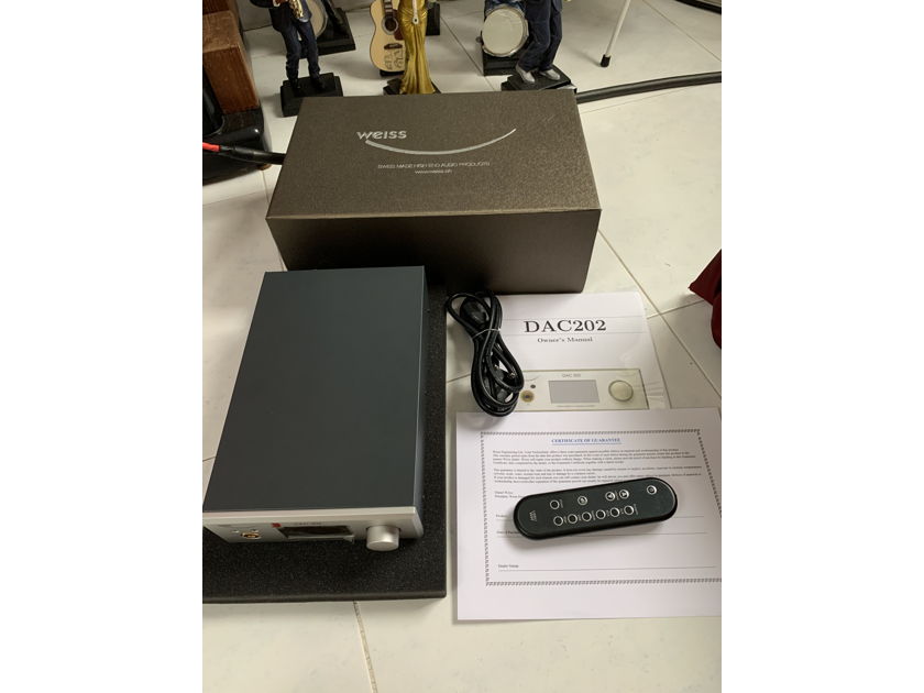 Weiss DAC202 D/A Converter with USB and Firewire