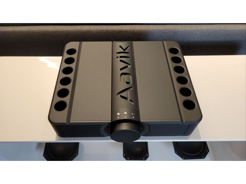 Aavik - C-380 / M-380 - Reference Preamplifier with Efficient Pure Class A Monoblocks - Customer Trade-In!!! - 12 Months Interest Free Financing Available!!! BTC Now Accepted!!!  Trades Accepted!!!