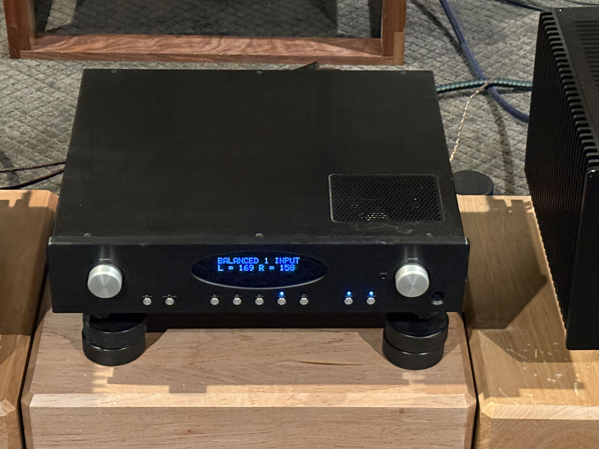 Rogue Audio RP-7 Black like new 3