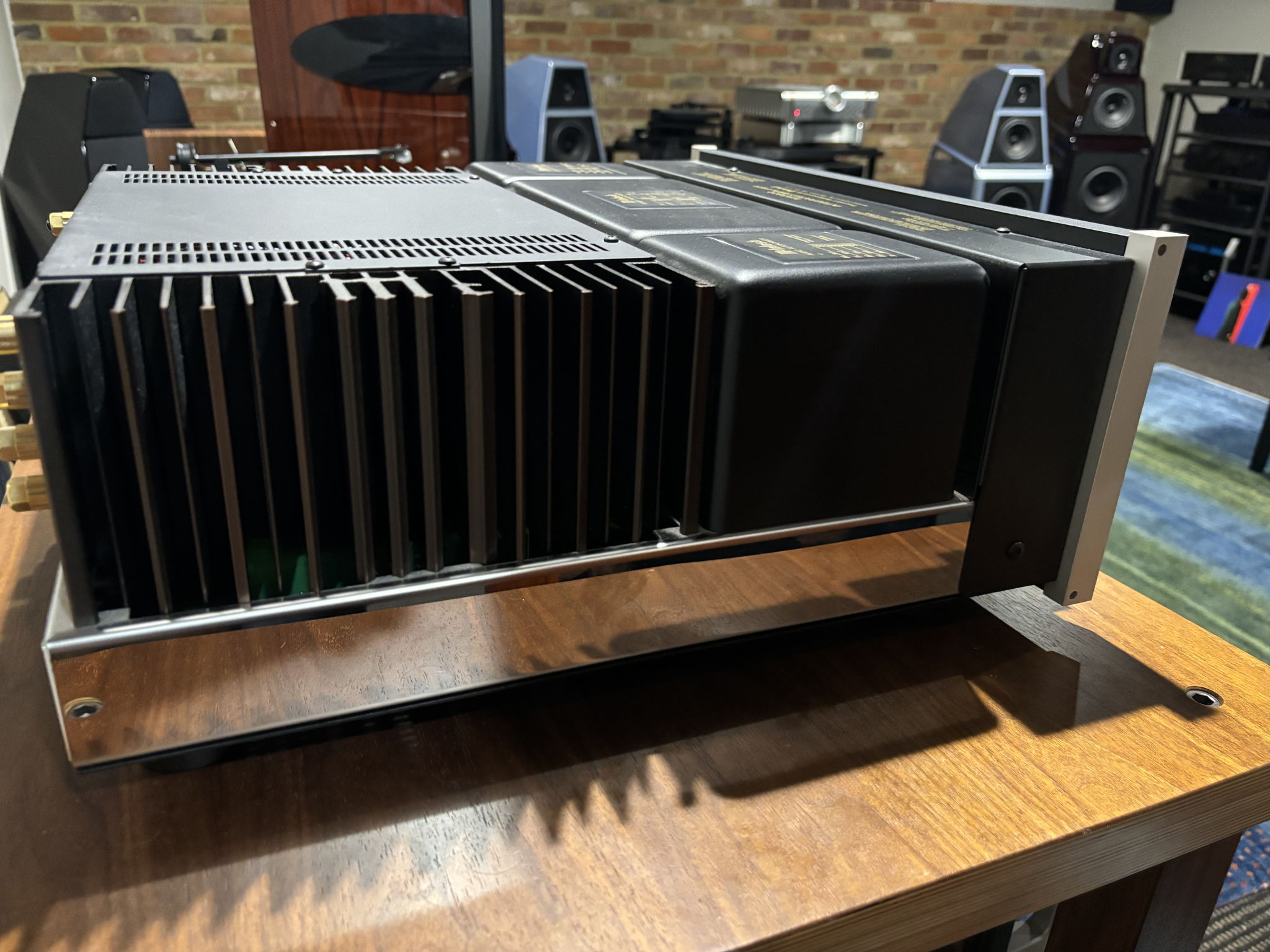 McIntosh MA-8900 Integrated Amplifier 4