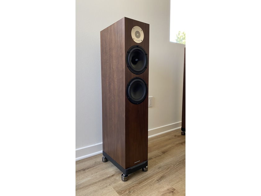 Spendor D7.2 Floorstanding Speakers in Walnut (Latest version)