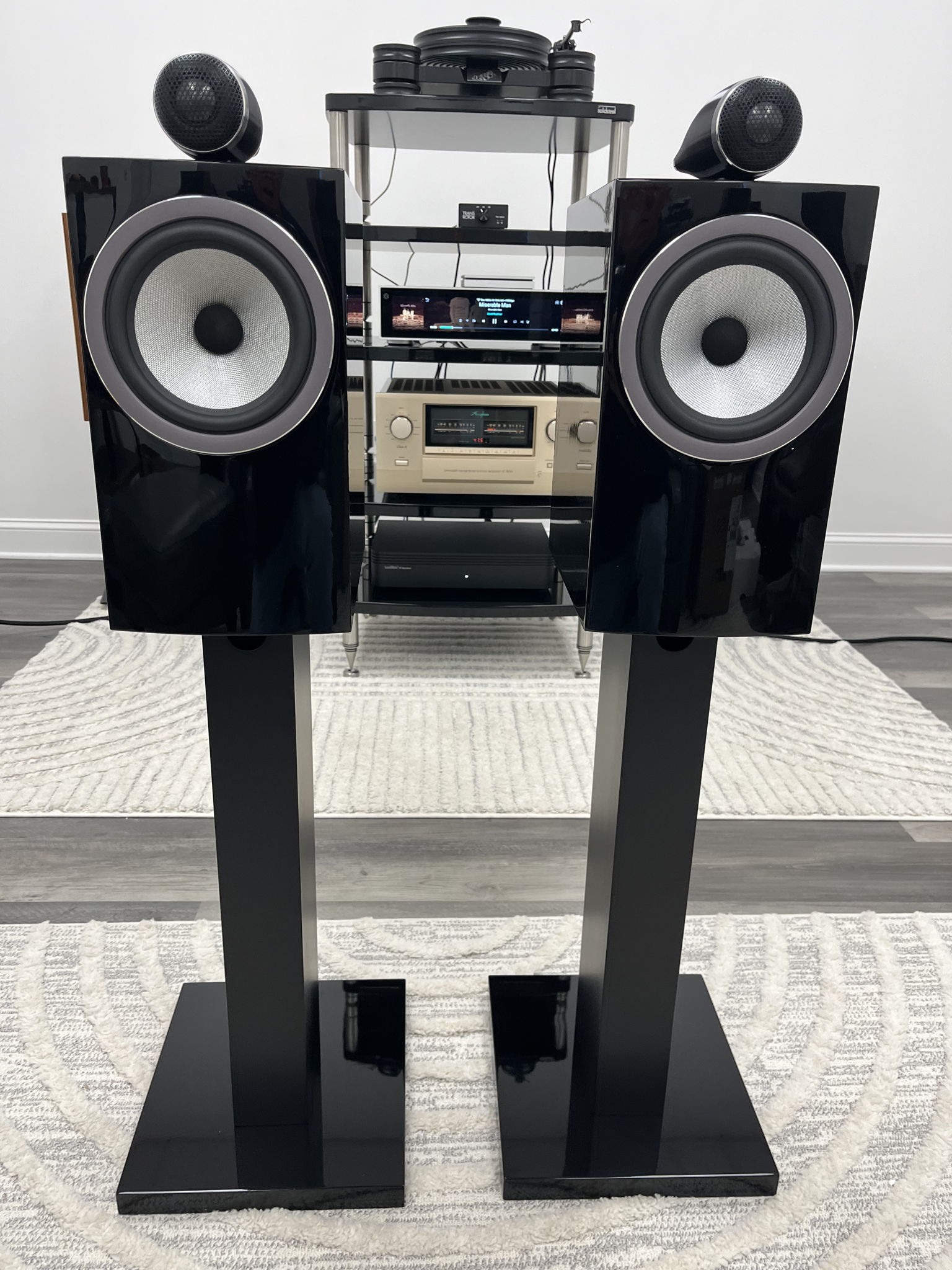 Bowers & Wilkins 705 S3 w/ stands