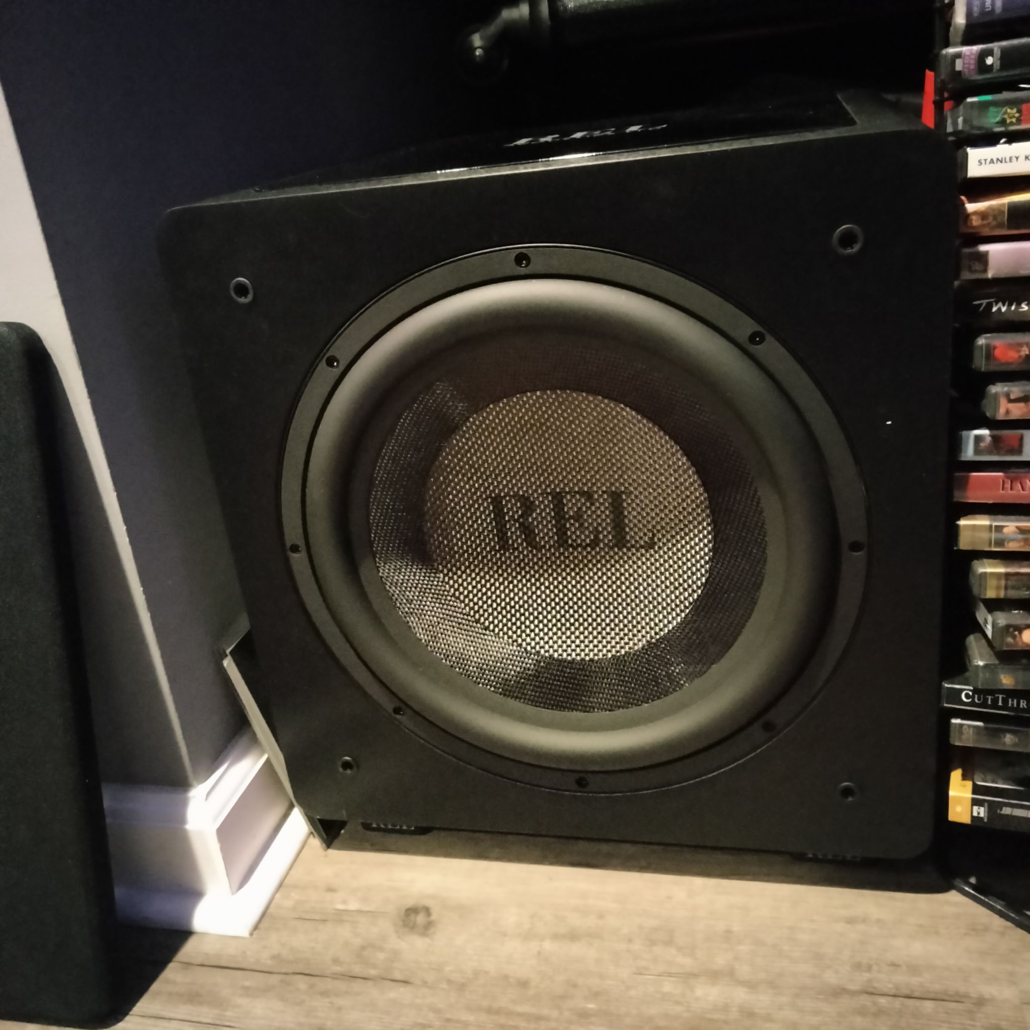 Revel Ht 1205 subwoofer (2)