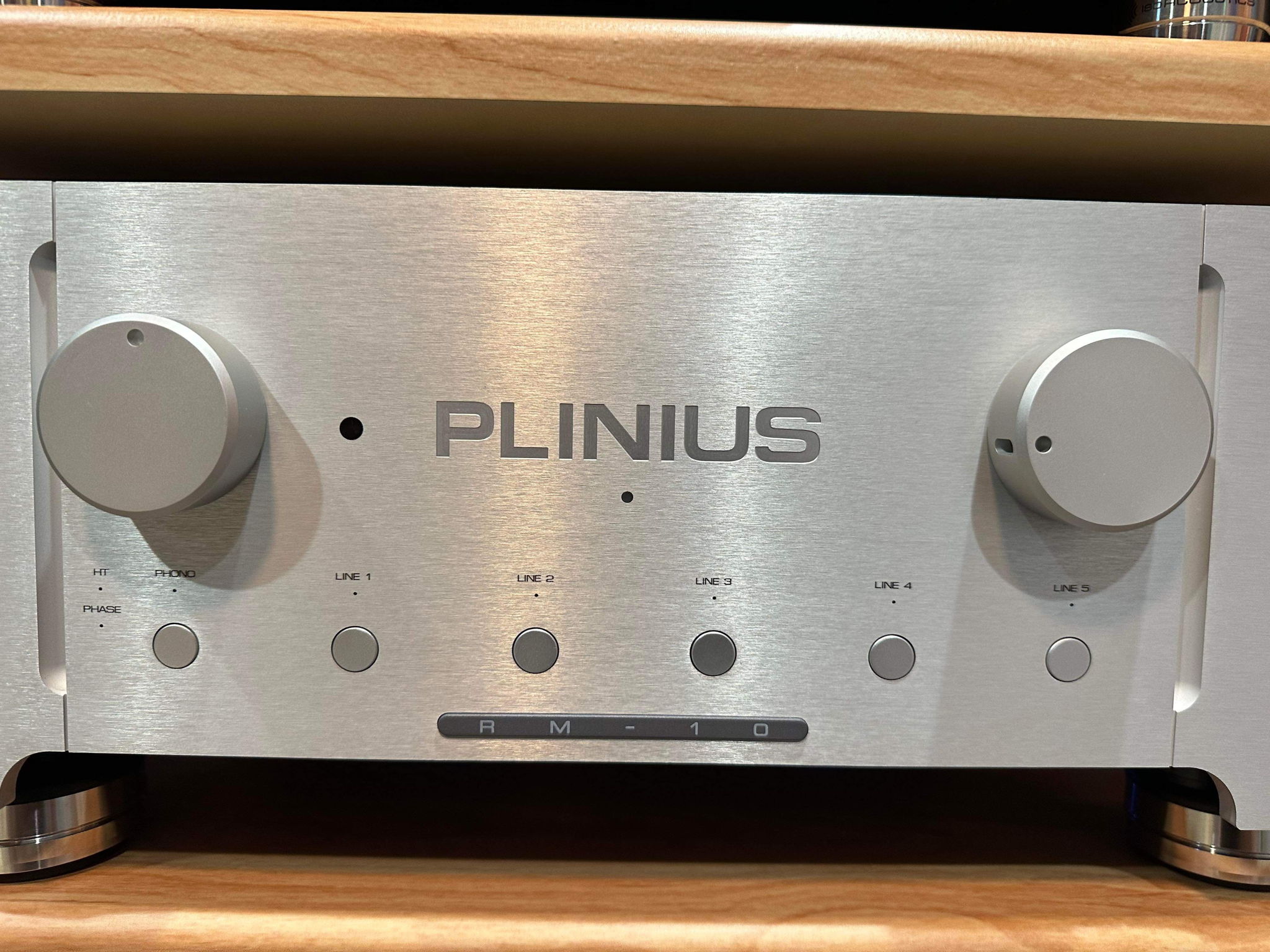Plinius RM-10 preamplifier top of the line with remote 3