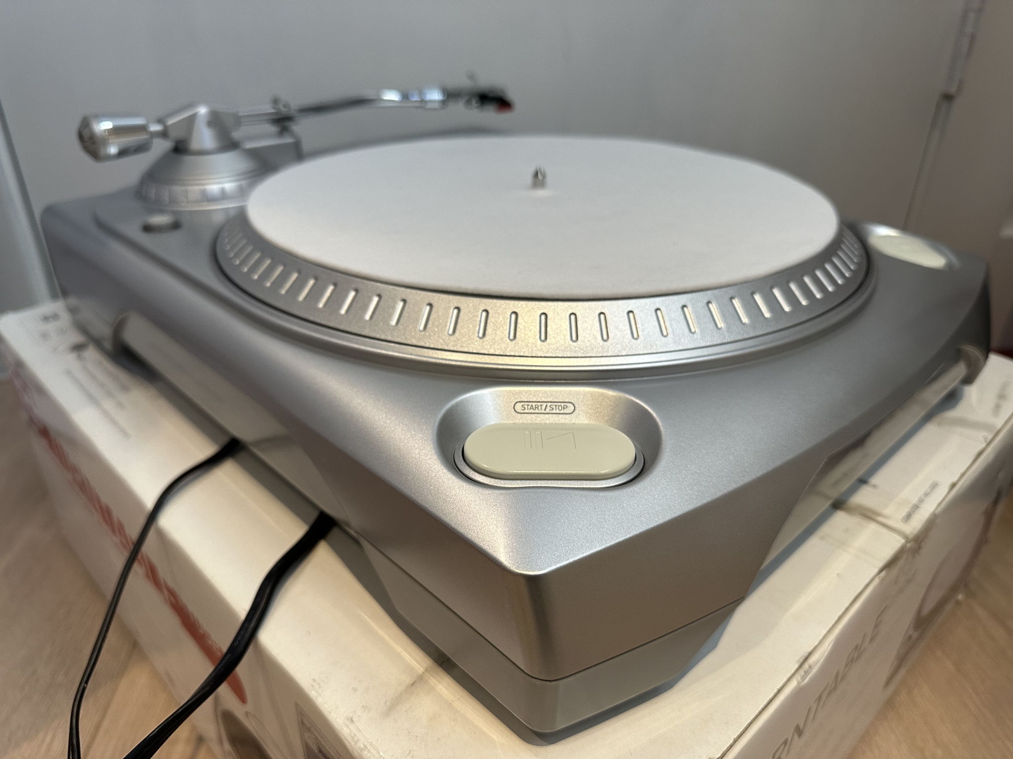 Ion USB Turntable iTTUSB Vinyl Record Player EXCELLENT 10