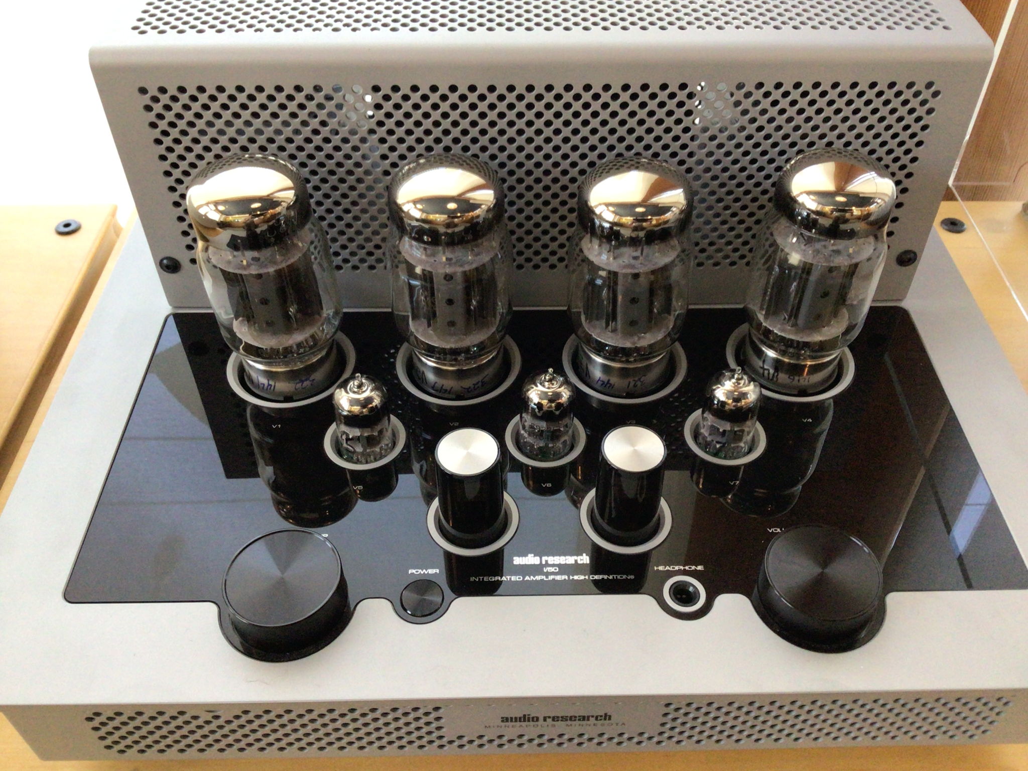 Audio Research I/50 Integrated Amplifier w/Phono and NE... 2