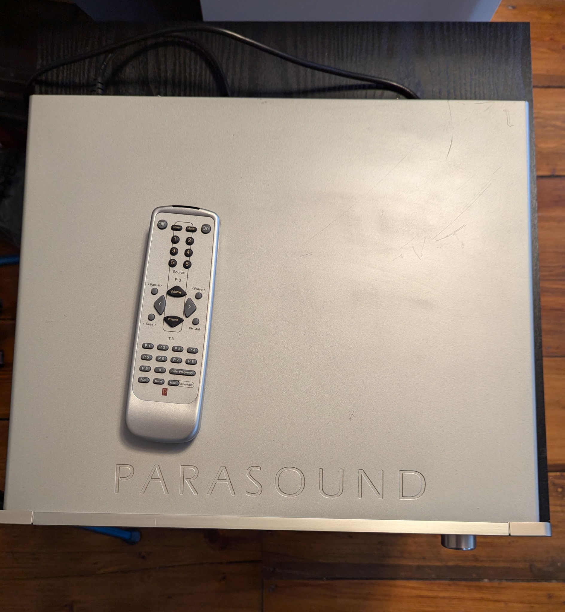 Parasound T3 tuner w/ remote 4