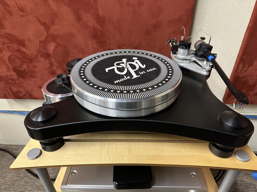VPI Industries Prime pre-owned beautiful with tonearm