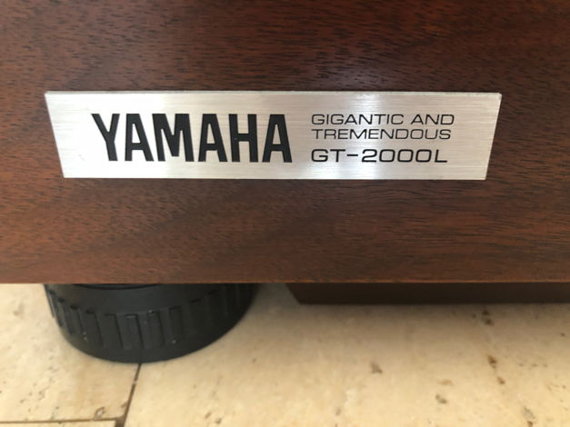 Yamaha 2000 L turntable