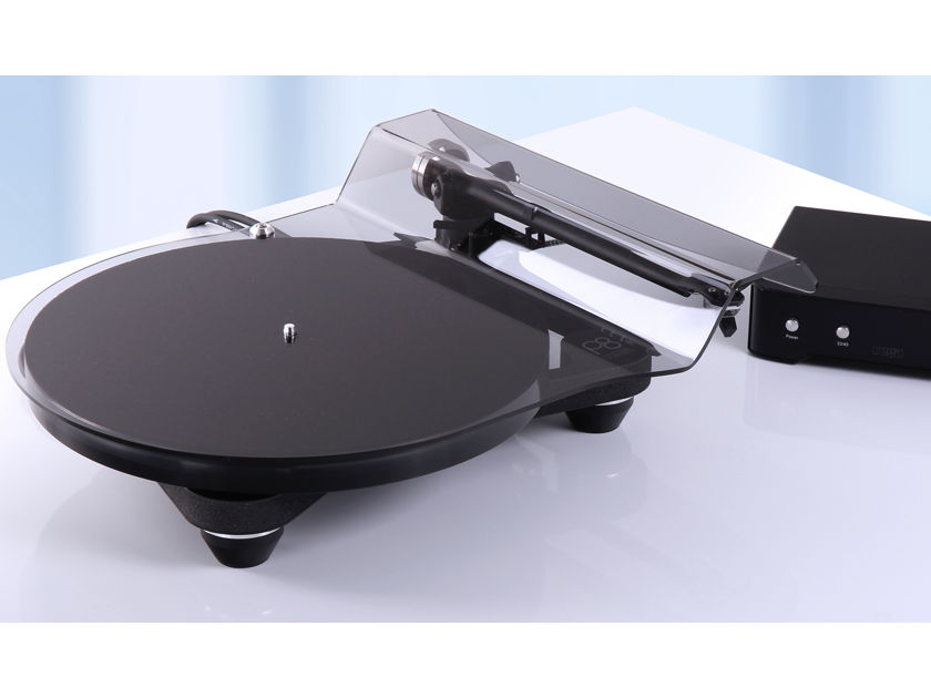 Rega Planar 8 With Apheta 2 cartridge. Dealer Demo with Low Hours.  Full factory Warranty included, with FREE Shipping to the US and Canada!