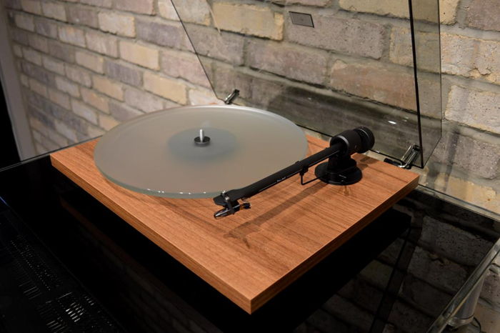 Pro-Ject T1 Turntable - Audiophile Performance / Entry ...