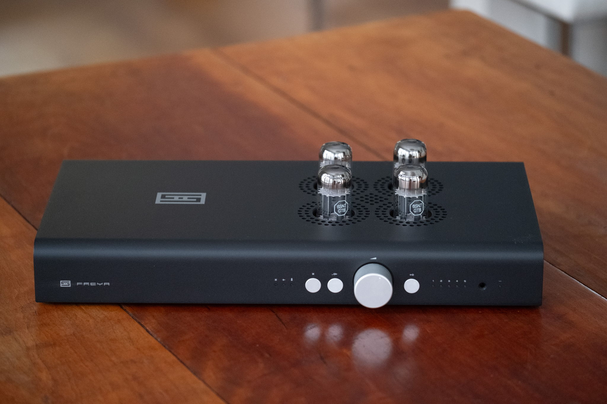 Schiit Audio Freya+ Tube/Solid State PreAmp