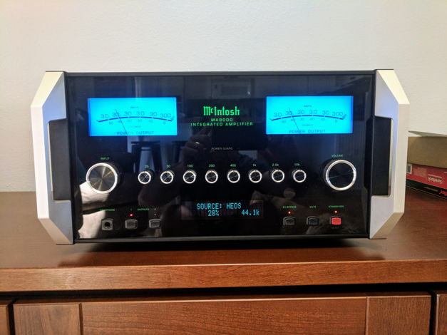 McIntosh MA8000 300 watt Integrated amp