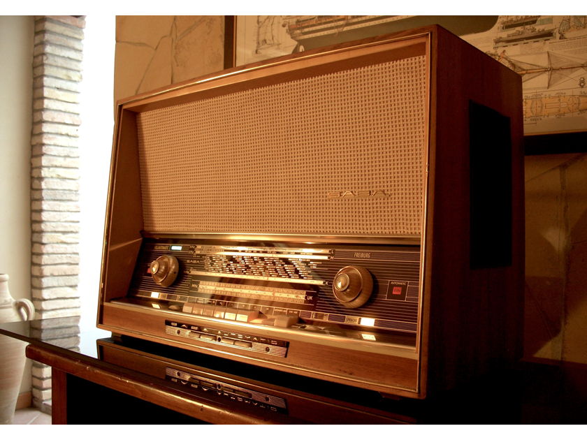 Saba Freiburg 125 Vintage Stereo FM tube radio