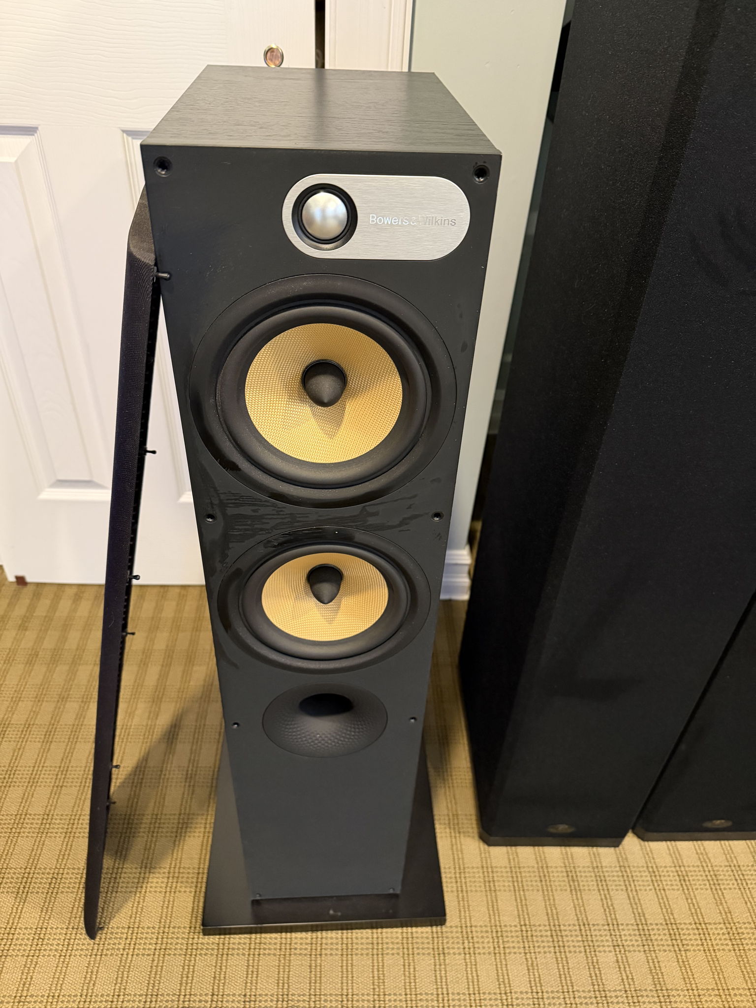 B&W (Bowers & Wilkins) 684 S2 4