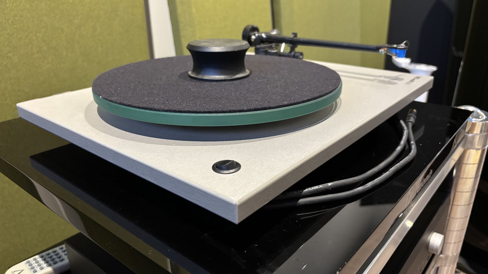 Rega RP3 Planar 3 Turntable Record Player with RB303 To... 3