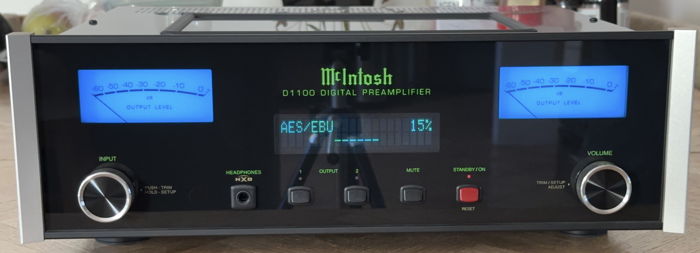 McIntosh D1100 Digital Preamplifier
