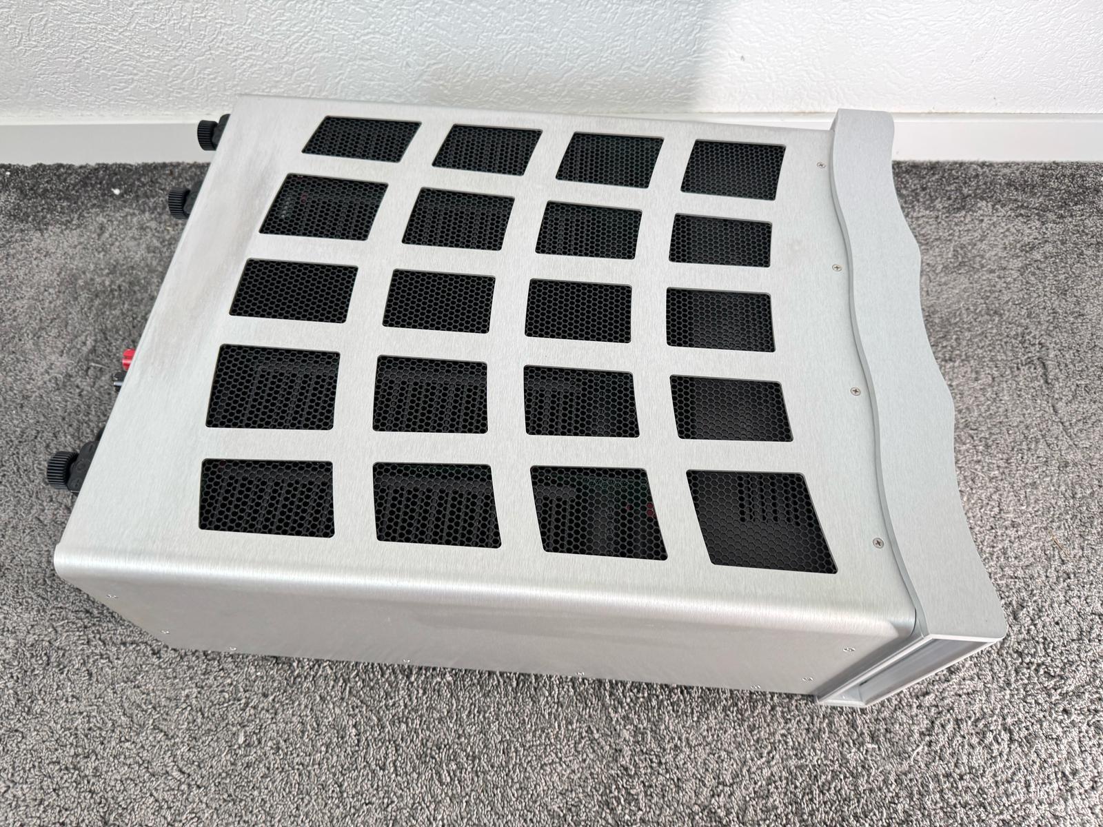 Theta Digital Dreadnaught II 5 channel power amplifier 3