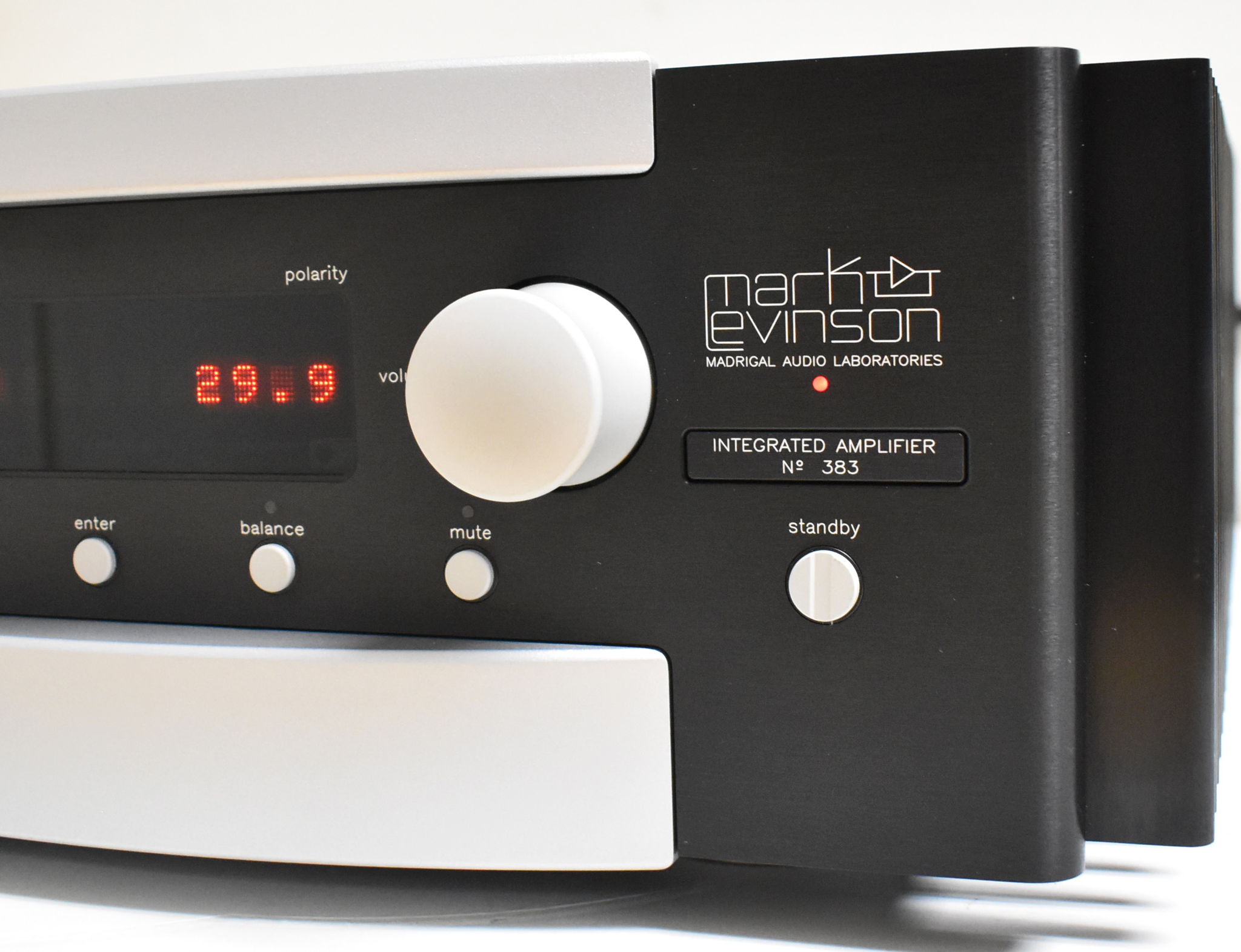 Mark Levinson No 383 2-CH 100wpc @ 8-Ohms Stereo Integr... 4