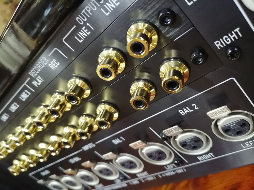 Accuphase C-3850 The Flagship Ultimate Analogue Preamplifier