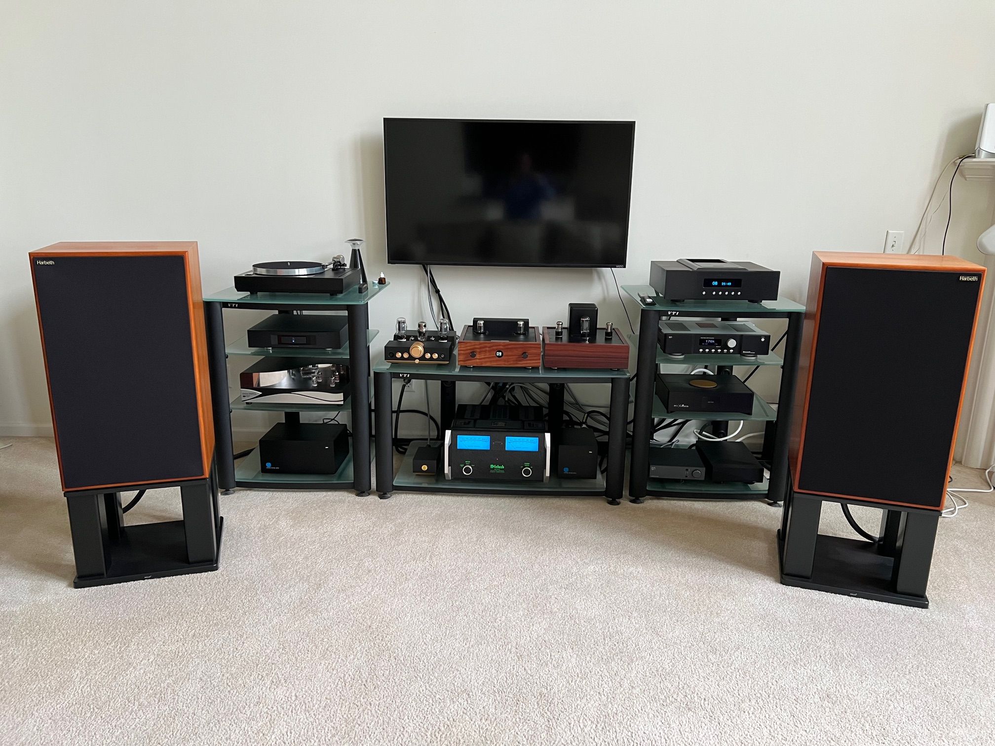 smatsui's living room