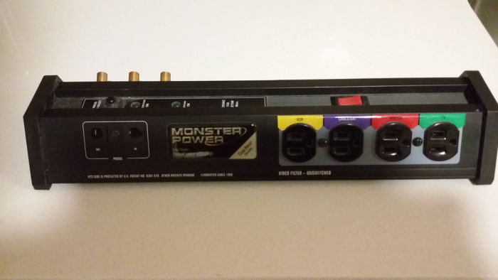 Monster Power HTS1000 PowerCenter Free Ship and PP!