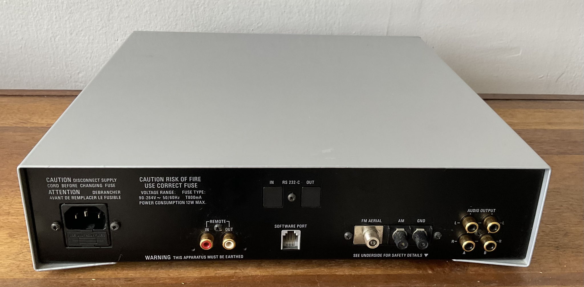 LINN  Pekin AM FM Tuner 6