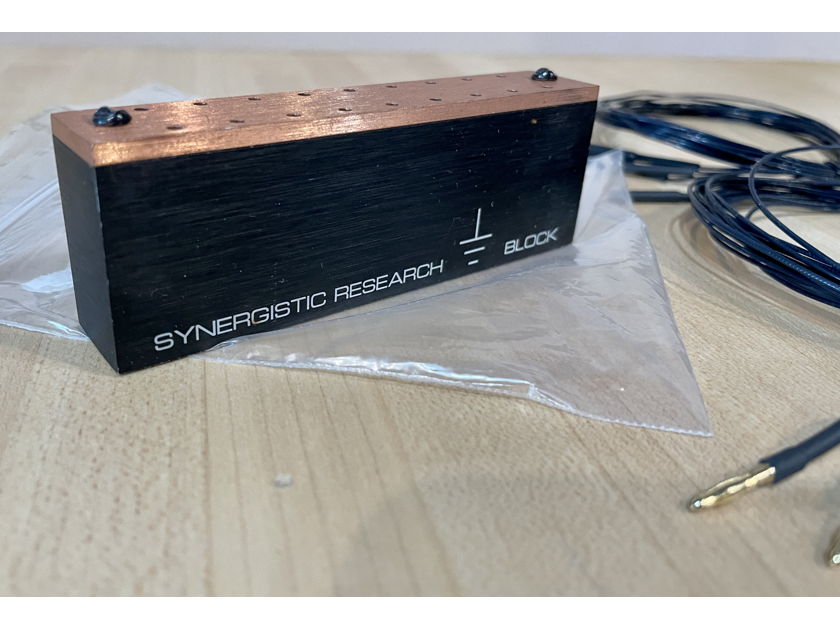 Synergistic Research Passive Grounding Block Set's sold each see groubnd cables included: