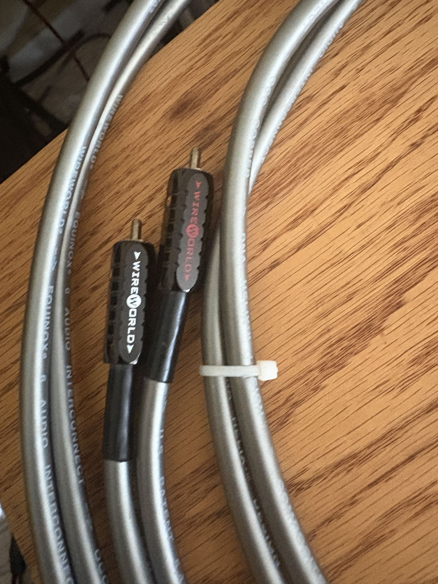 Wireworld Equinox 6 RCA interconnects, (2) 1m and (1) 1... 2